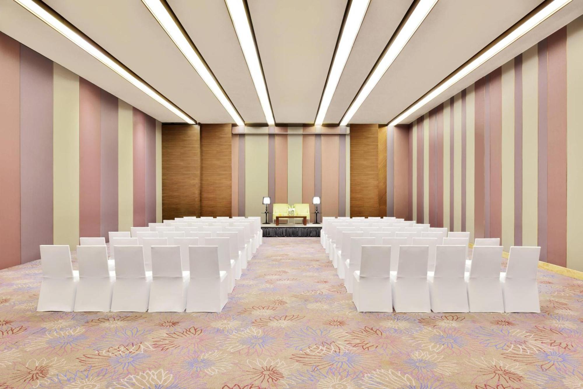 Hotel Courtyard By Marriott Bengaluru Outer Ring Road Extérieur photo