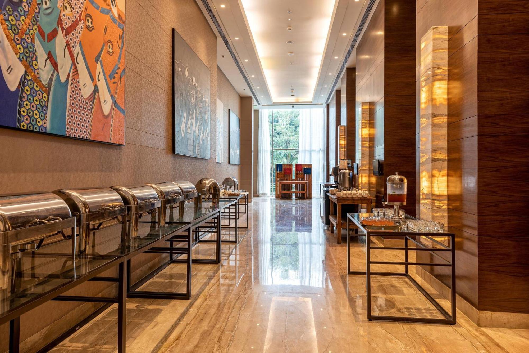 Hotel Courtyard By Marriott Bengaluru Outer Ring Road Extérieur photo