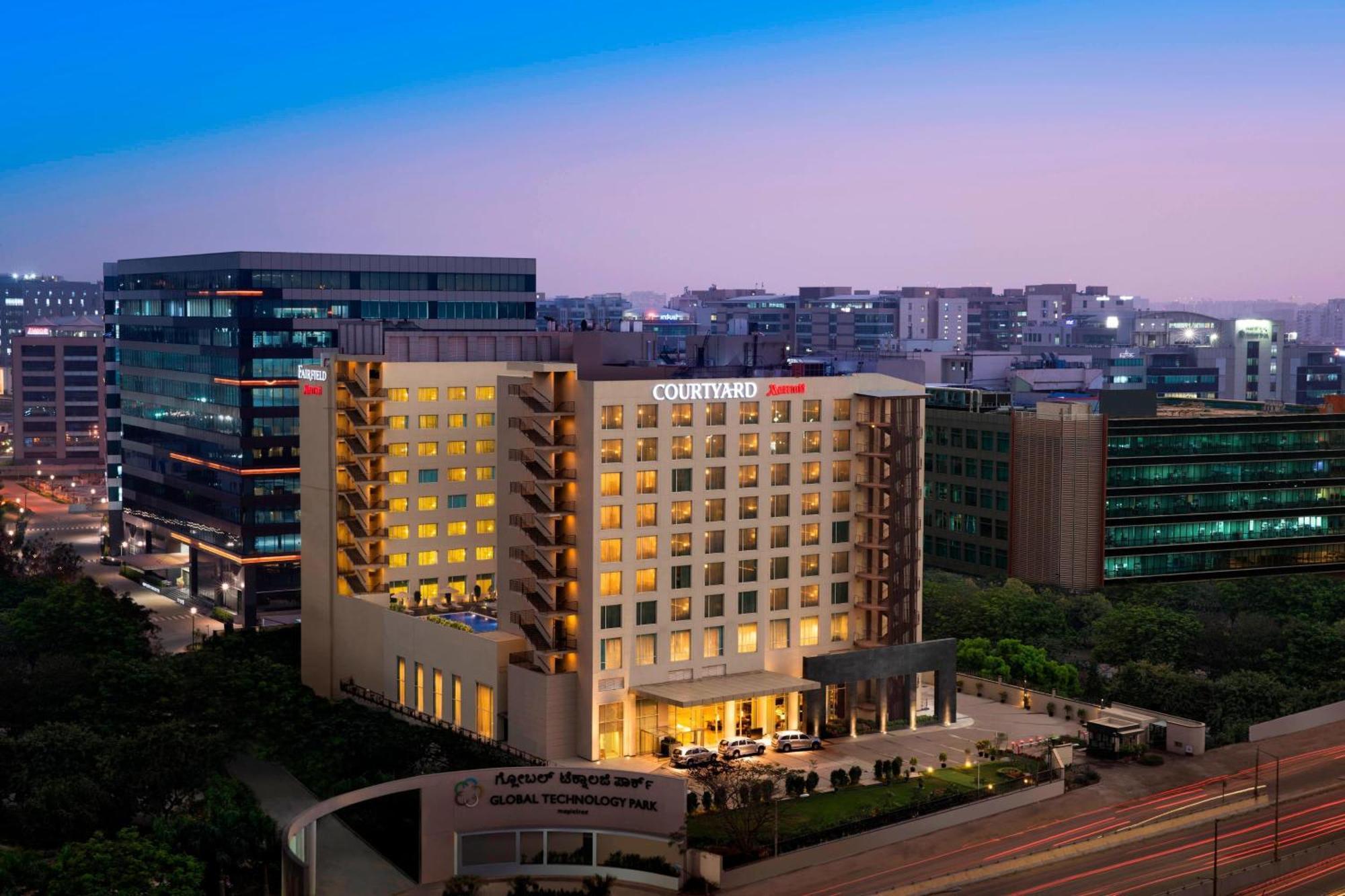Hotel Courtyard By Marriott Bengaluru Outer Ring Road Extérieur photo