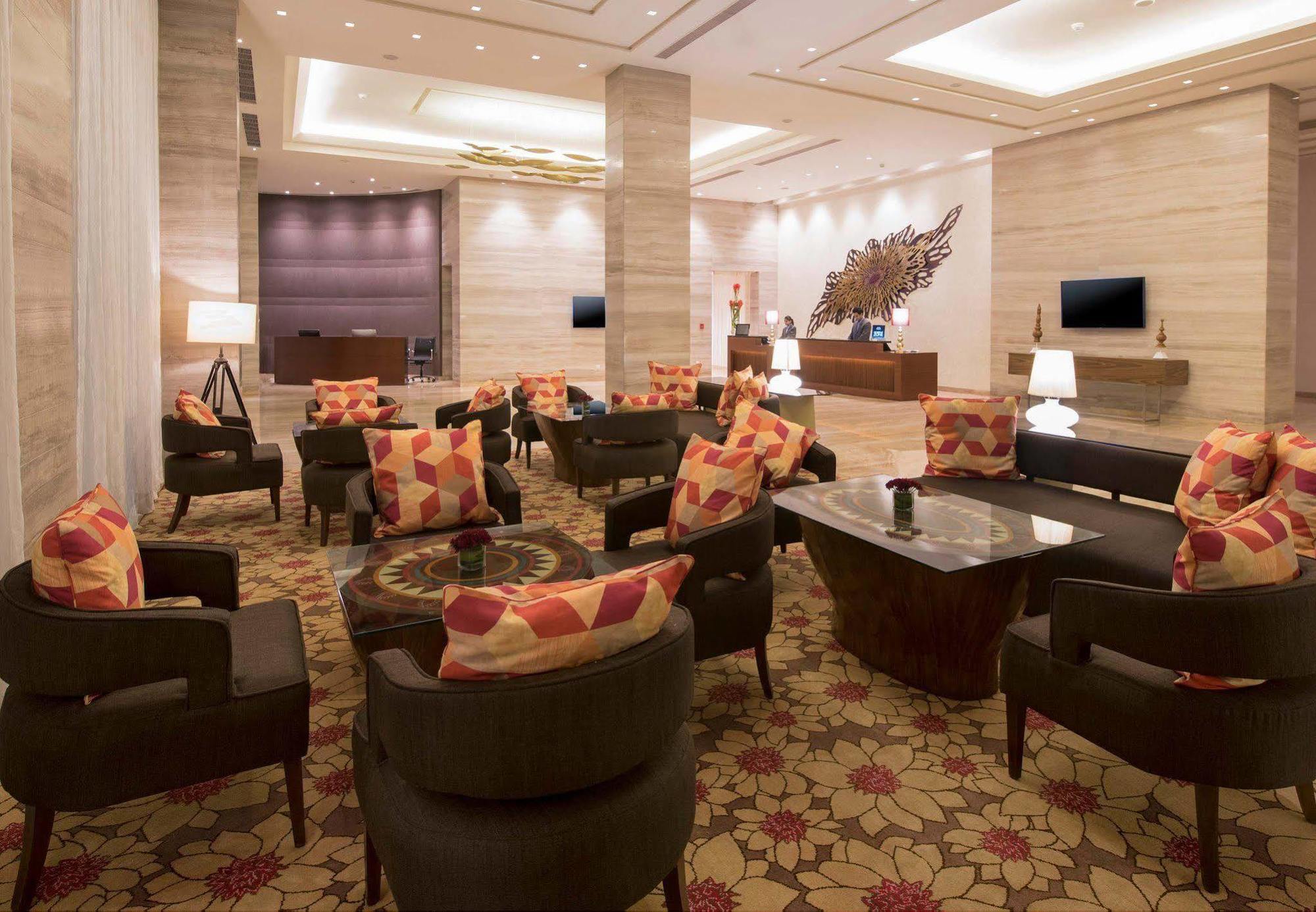 Hotel Courtyard By Marriott Bengaluru Outer Ring Road Extérieur photo